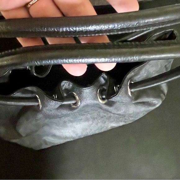 MICHAEL KORS Signature East West RING TOTE PURSE BLACK - Picture 6 of 16